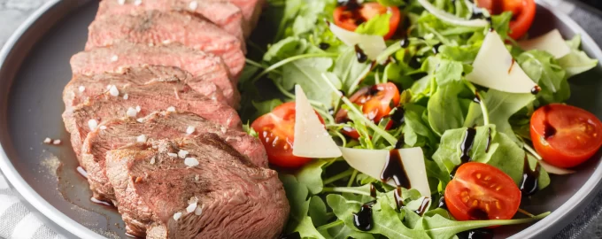 beef and arugula salad