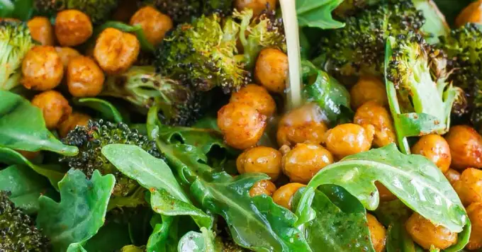 Vegetarian Broccoli and Arugula Salad