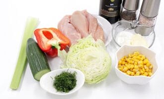 Salad-with-chicken-breast-Simple-1
