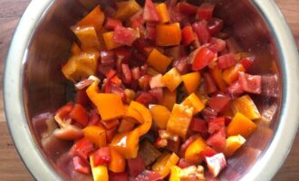 Red Pepper Tomato Salad