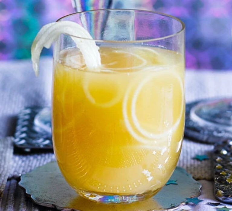 Pear & Vodka Cocktail