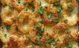 Serve immediately, garnished with parsley photo